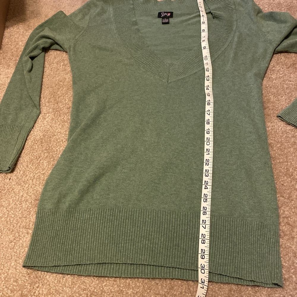 ❤️2 for $10 Green V-Neck Sweater - Picture 4 of 6